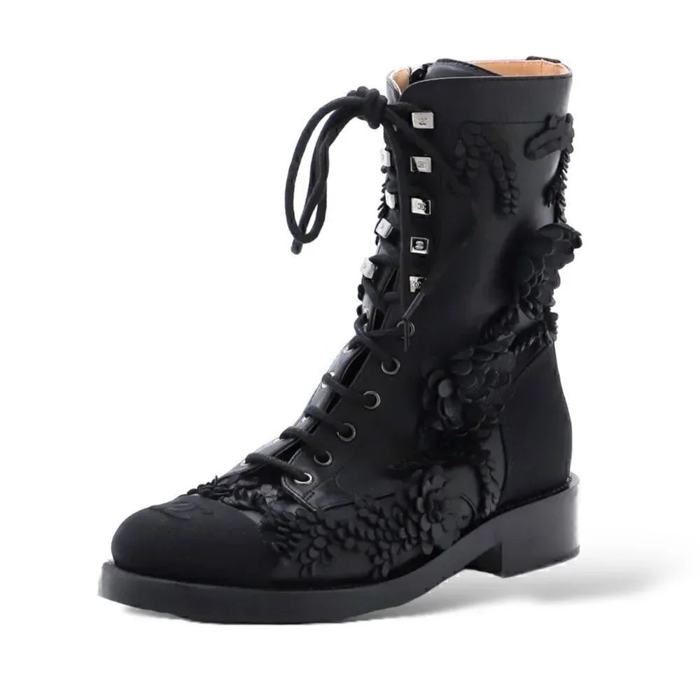 CHANEL Camellia CC Cap Toe Combat Boots & Leather Embellishments | US8 | IT38 |